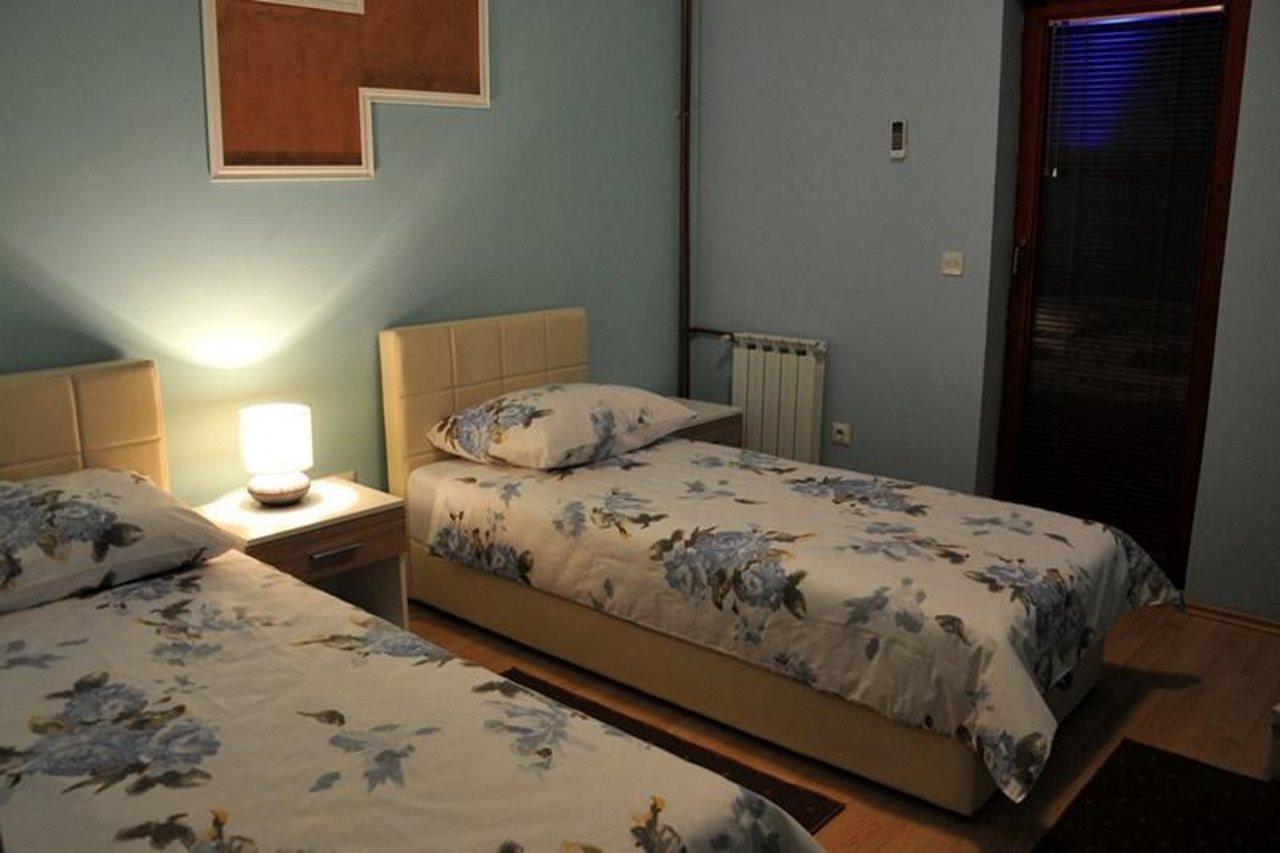 Lukavica Hotel Arizona Sarajevo מראה חיצוני תמונה
