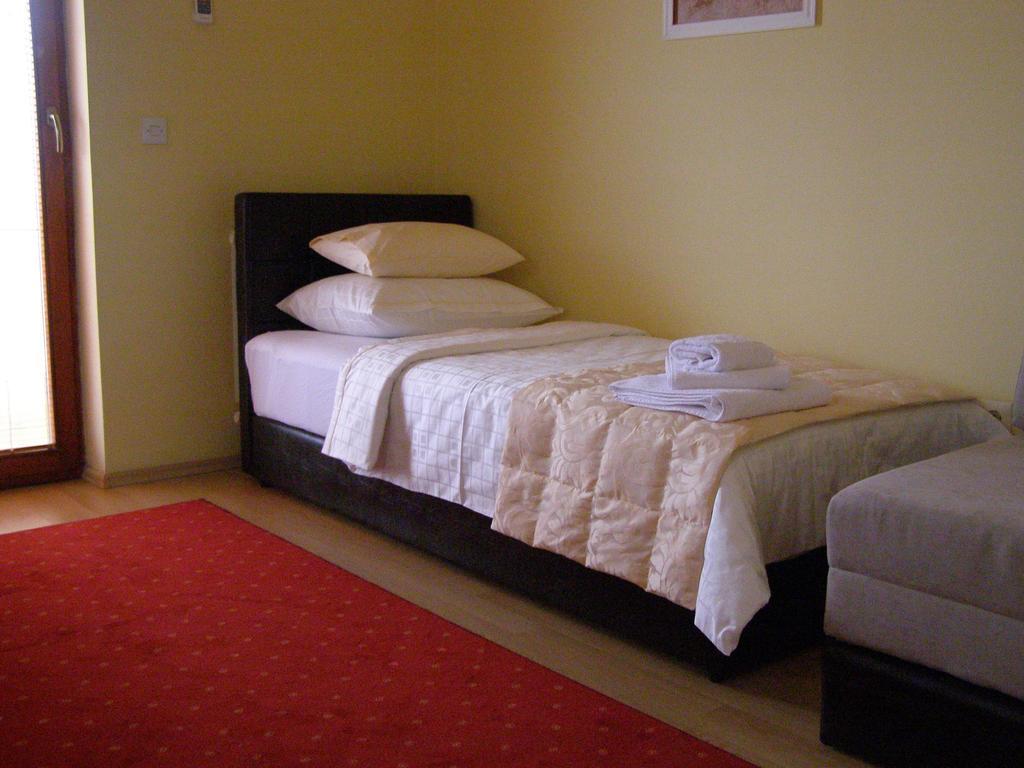 Lukavica Hotel Arizona Sarajevo מראה חיצוני תמונה