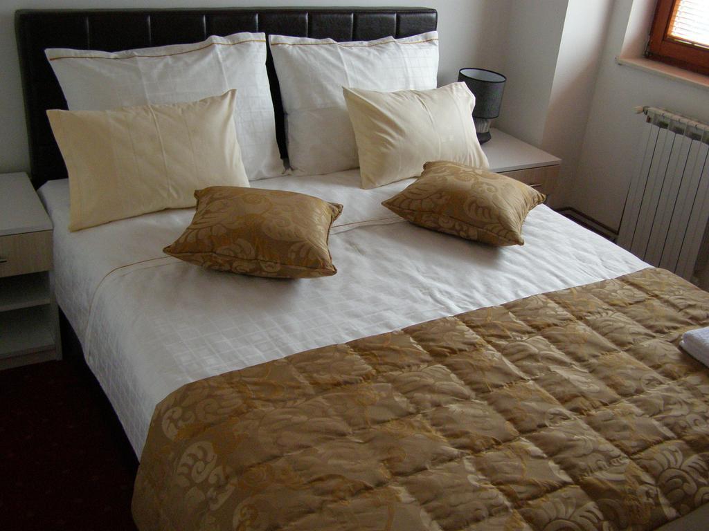 Lukavica Hotel Arizona Sarajevo מראה חיצוני תמונה