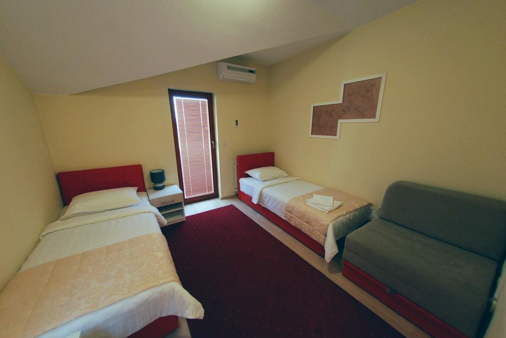 Lukavica Hotel Arizona Sarajevo מראה חיצוני תמונה