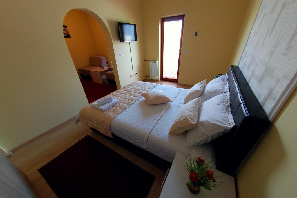 Lukavica Hotel Arizona Sarajevo מראה חיצוני תמונה