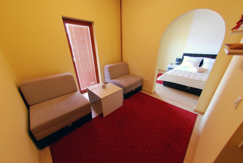 Lukavica Hotel Arizona Sarajevo מראה חיצוני תמונה