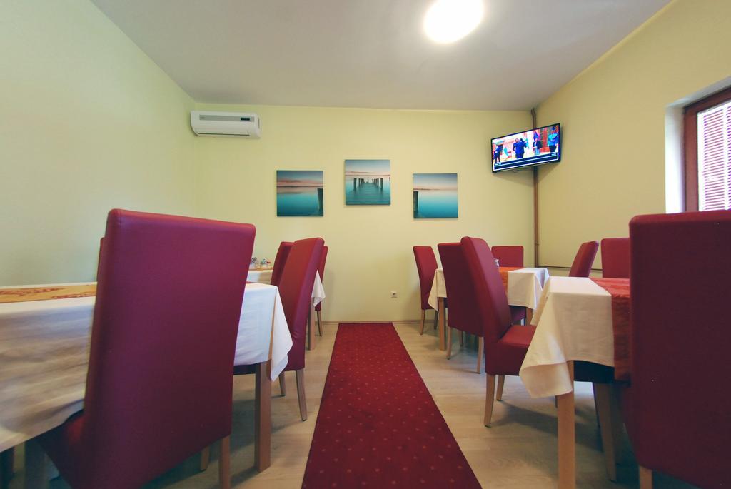 Lukavica Hotel Arizona Sarajevo מראה חיצוני תמונה