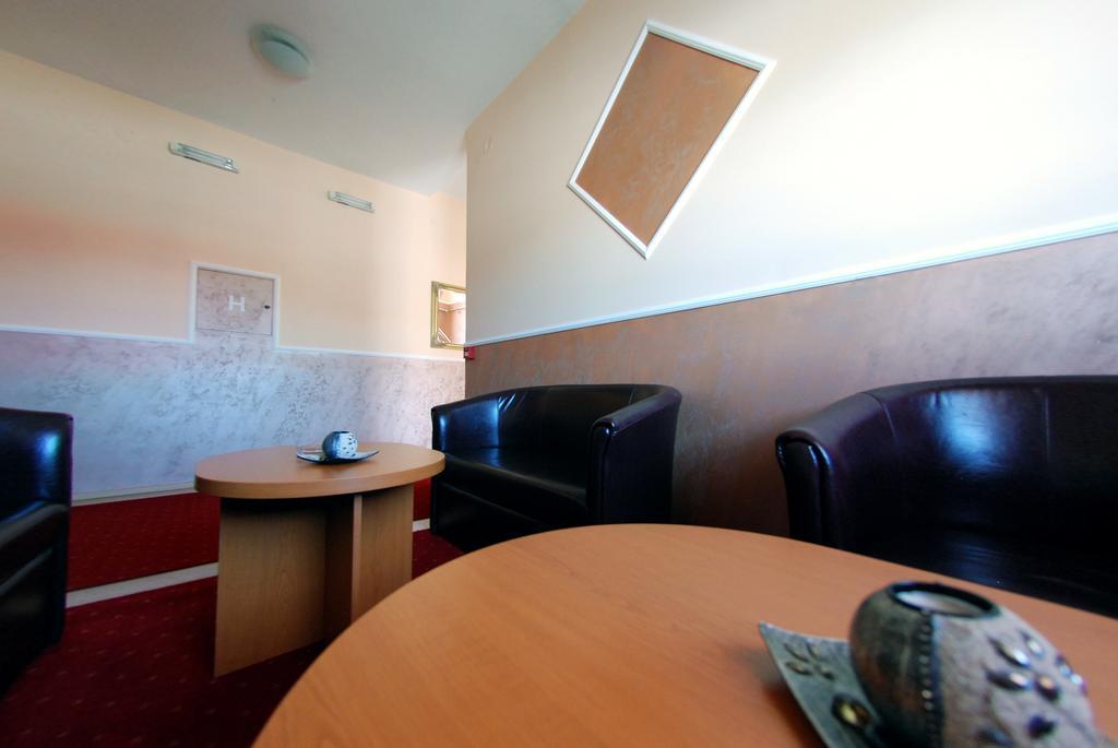 Lukavica Hotel Arizona Sarajevo מראה חיצוני תמונה