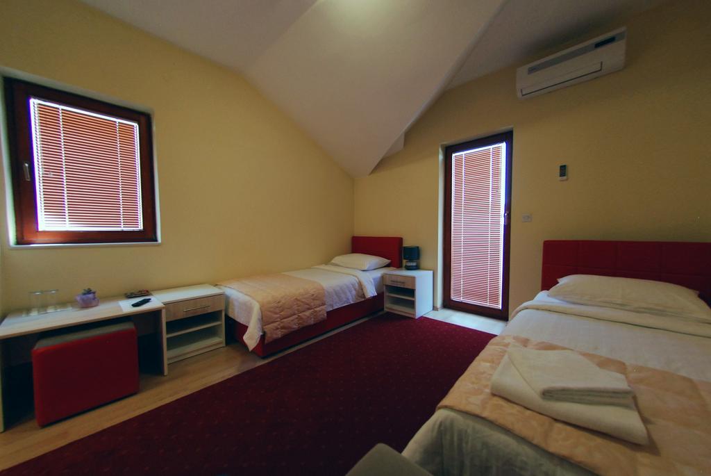 Lukavica Hotel Arizona Sarajevo מראה חיצוני תמונה