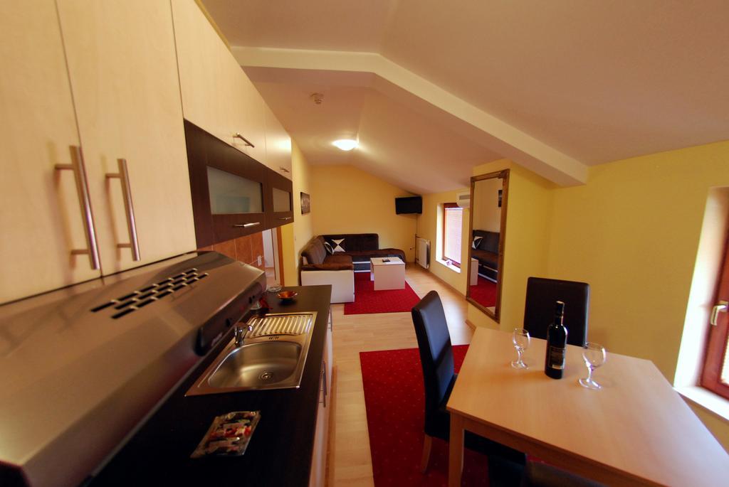 Lukavica Hotel Arizona Sarajevo מראה חיצוני תמונה
