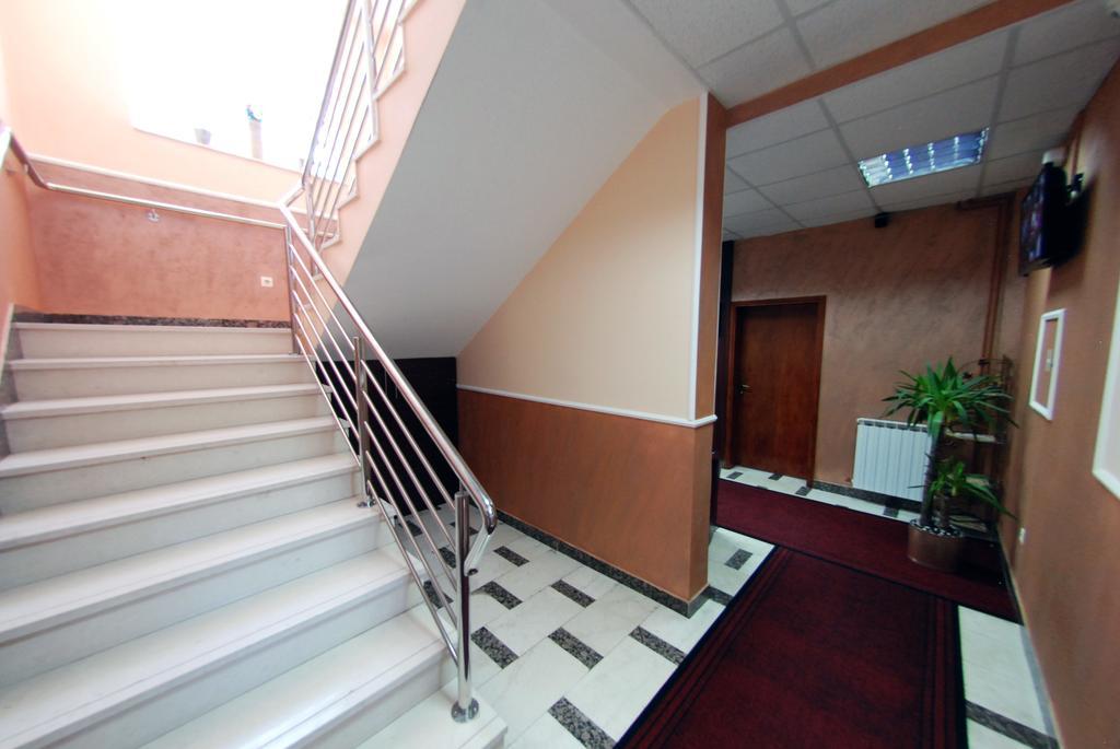 Lukavica Hotel Arizona Sarajevo מראה חיצוני תמונה